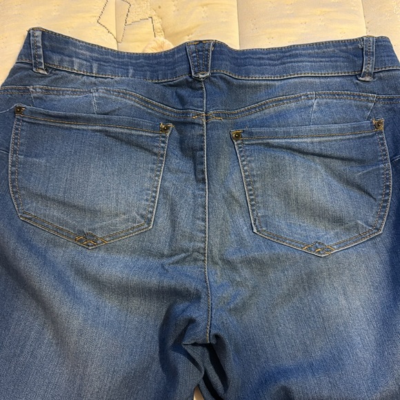 Democracy
"Ab"solution® Skinny Leg jeans - Picture 2 of 4